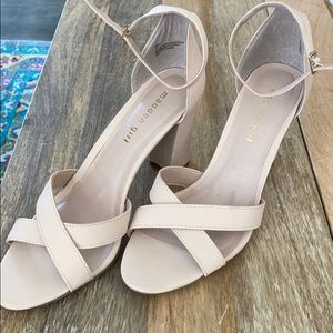 NWOT Madden Gurl Nude Ankle Strap Sandals US 10